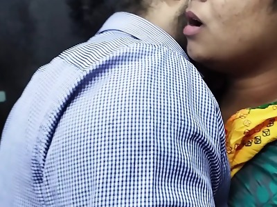 Beeg saree half romance mallu