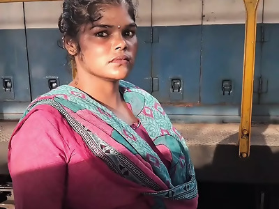 Beeg vali train bhabhi 🥵indian